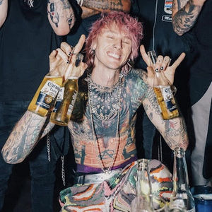 Meet your Posher, Ayva